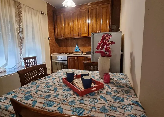 Apartment On The Shore Of The Bay Of Kotor With Free Wi-Fi