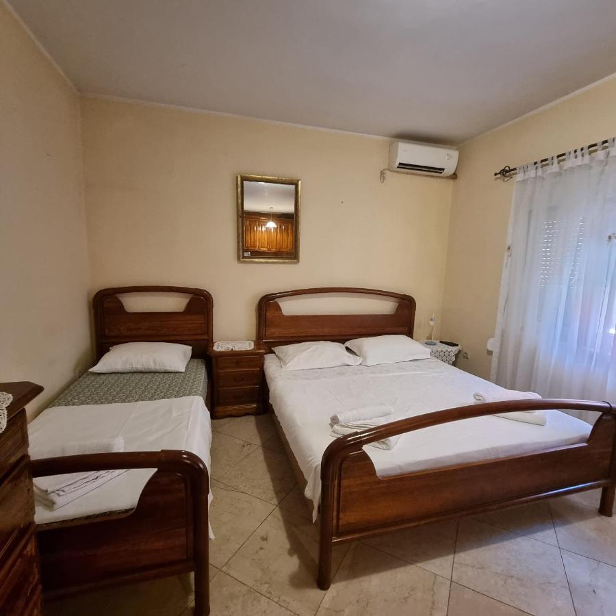 On The Shore Of The Bay Of With Free Wi-fi Appartement Kotor